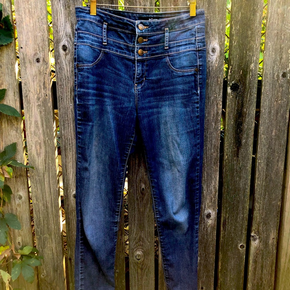 High Waisted Jeans